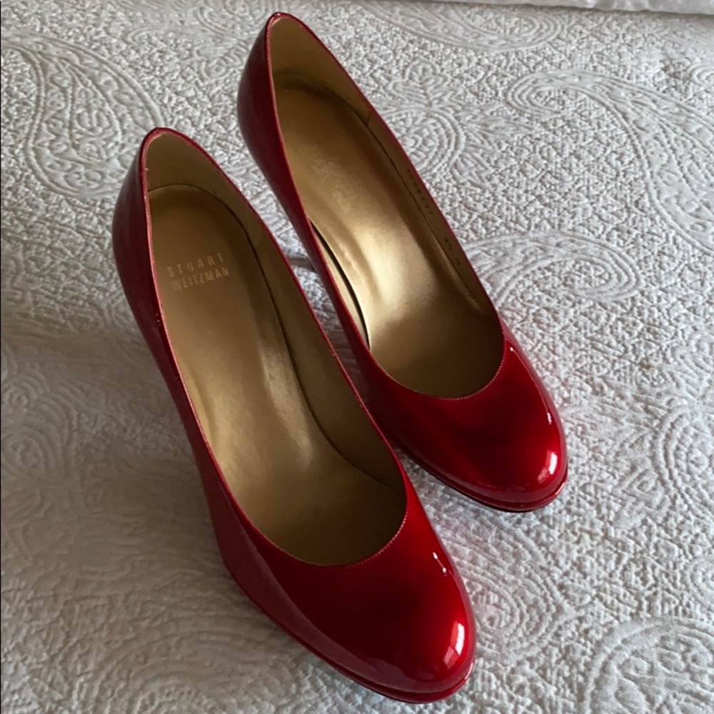 Stuart Weitzman Women’s pump! Red 8.5